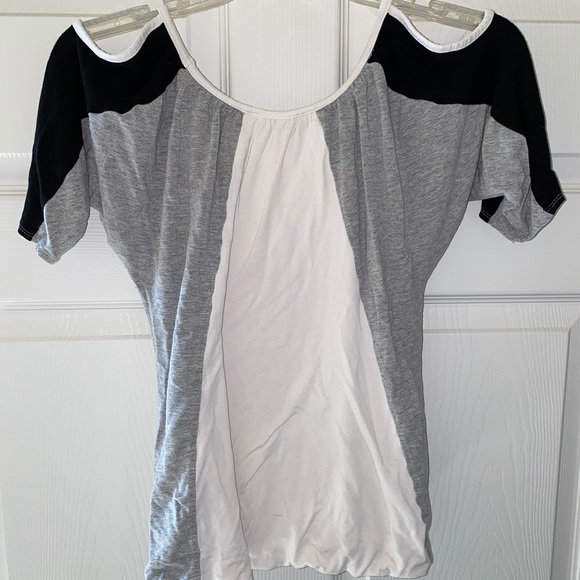 Arden B shirt with open shoulders - Picture 2 of 4